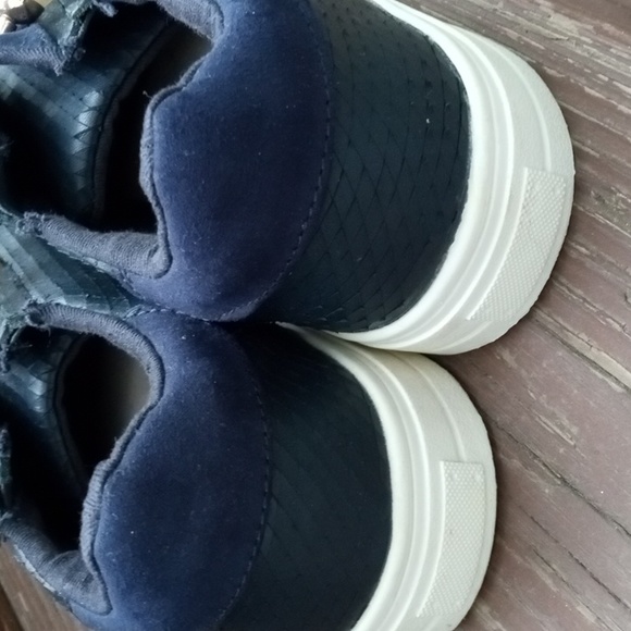 LFL - Picture 3 of 4